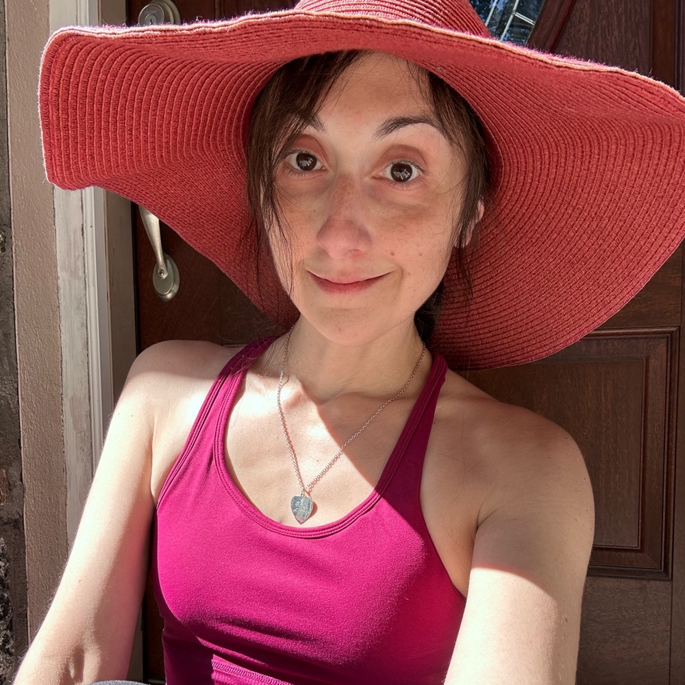 D&Y 😍 glamorous Beach Hat ,pink barely used -see photos